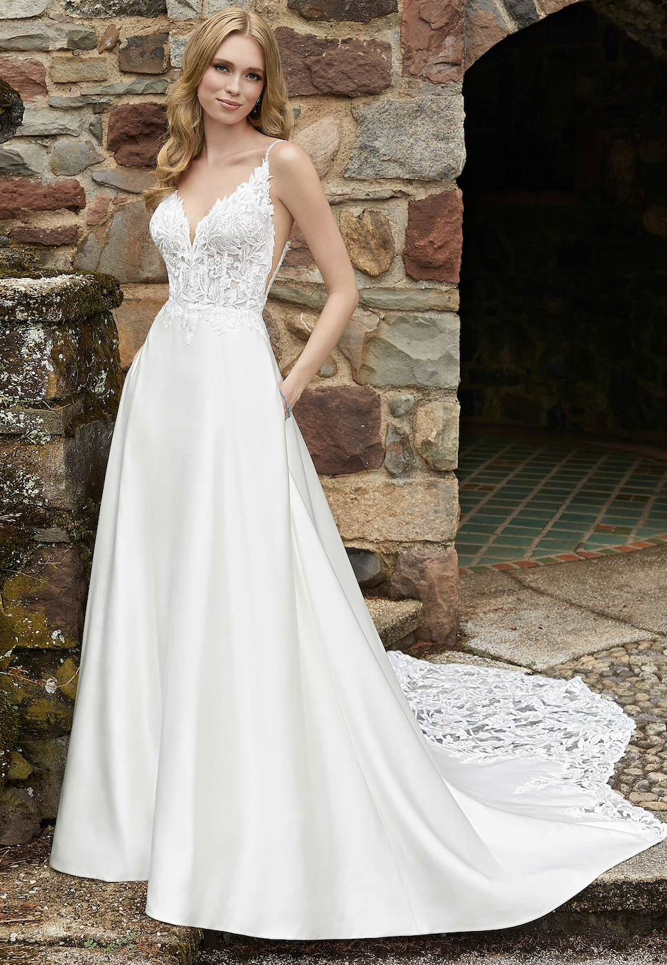Wedding Dresses with Gorgeous Trains Image